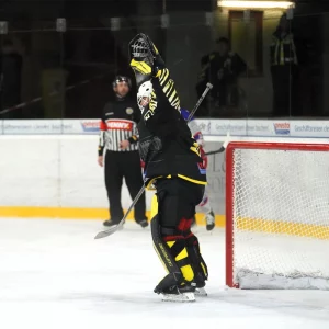 Maximilian Meier beim Spiel gegen den EC Peiting