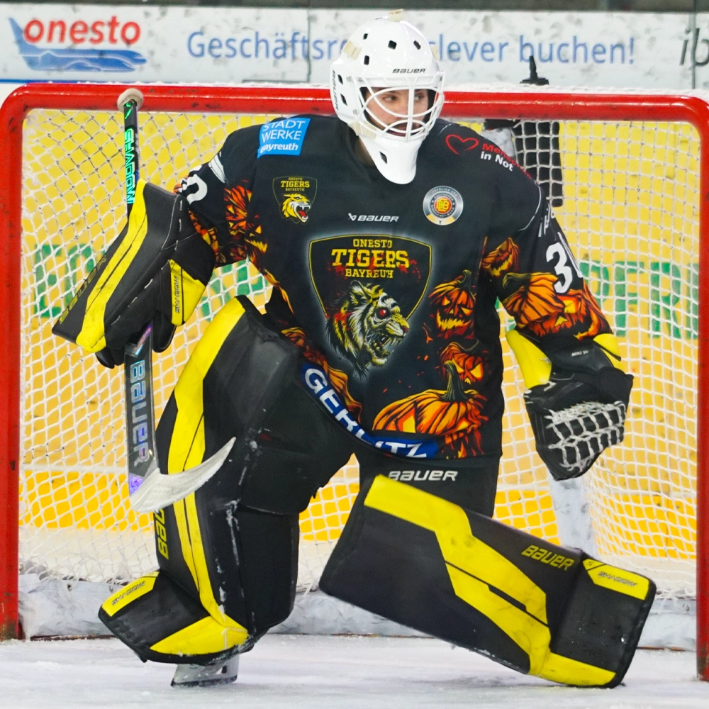 Maximilian Meier feierte gegen die Erding Gladiators den ersten Shutout