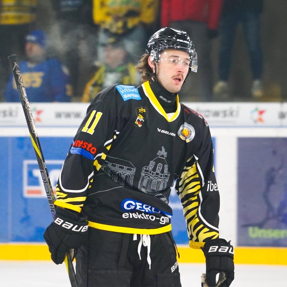 Lars Stelzmann beim Spiel gegen die Tölzer Löwen